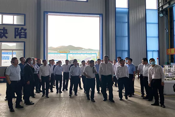 內(nèi)蒙古自治區(qū)黨委常委、通遼市委書記孟憲東攜考察團到一諾環(huán)境考察指導
